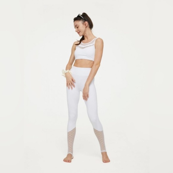 J.ING Canyon White Mesh Sport Top and Yoga Leggings Set - Picture 8 of 13